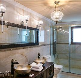 8 bedroom luxury villa with pool near Koutsounari, sleeps 16